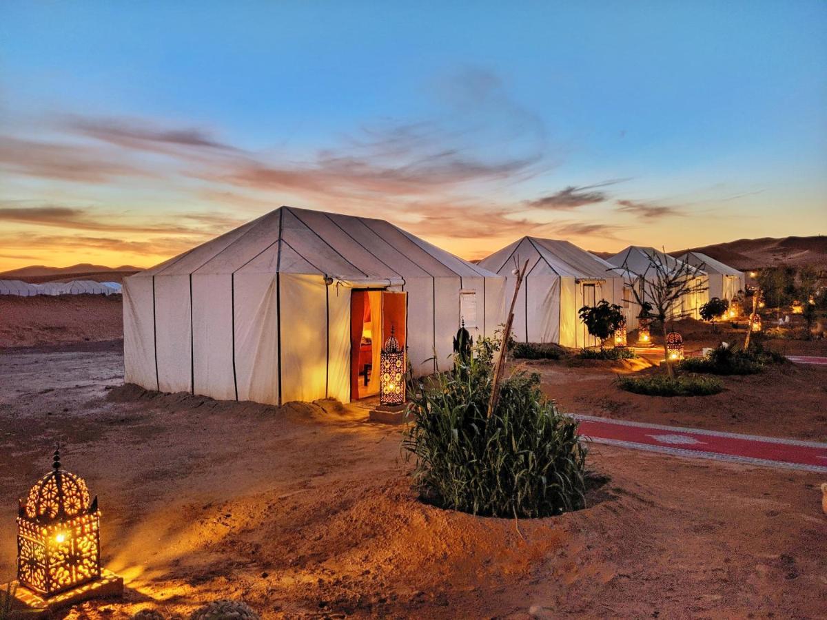 Sahara Majestic Luxury Camp Hotel Merzouga Exterior photo Luxury tent in the Sahara